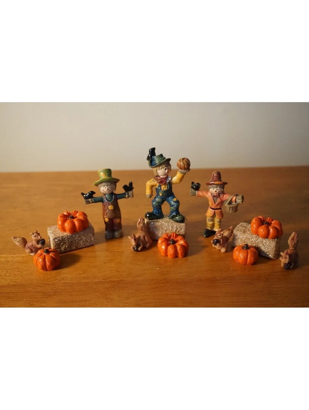 Scarecrow Pumpkin Mini Hay Bales Halloween Fall Village Accessories Decor